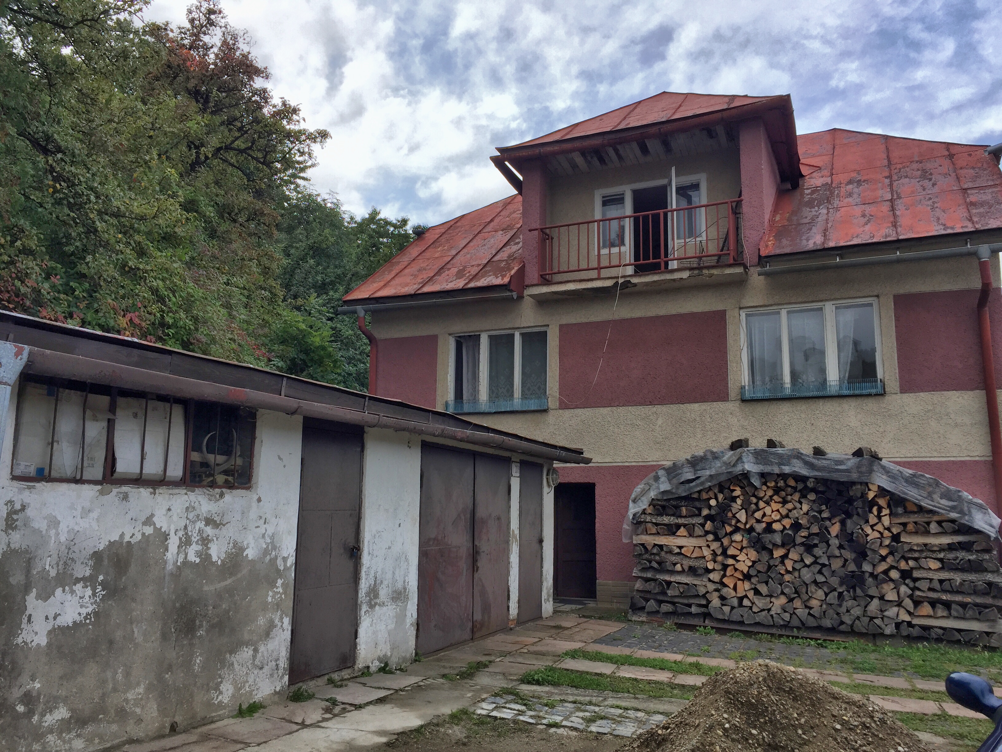 Na predaj rodinný dom Banská Štiavnica vonkajší záber