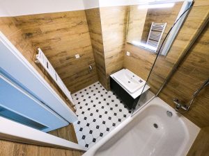 vzorový byt kúpelňa s vaňou